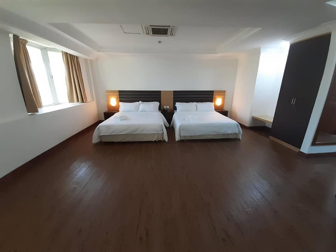 Sara Hotel Labuan Buitenkant foto
