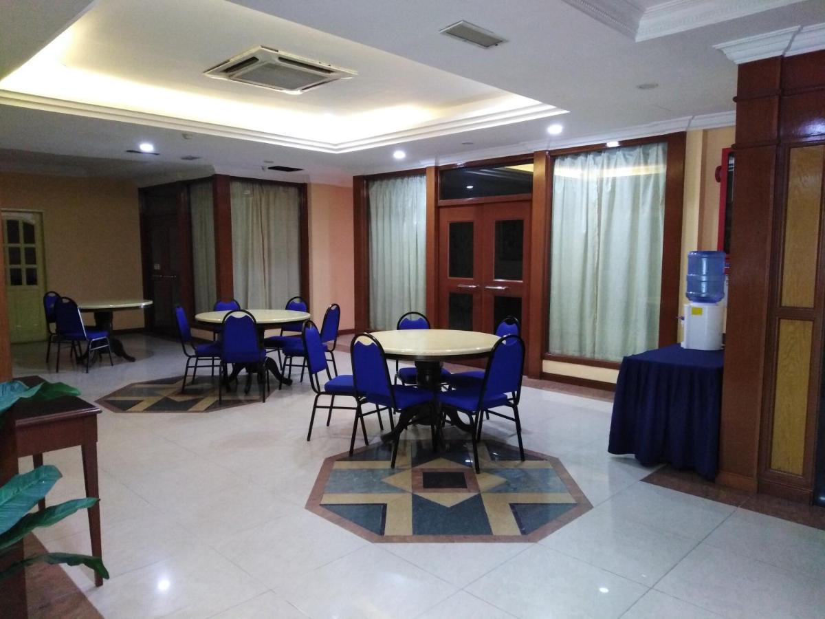 Sara Hotel Labuan Buitenkant foto