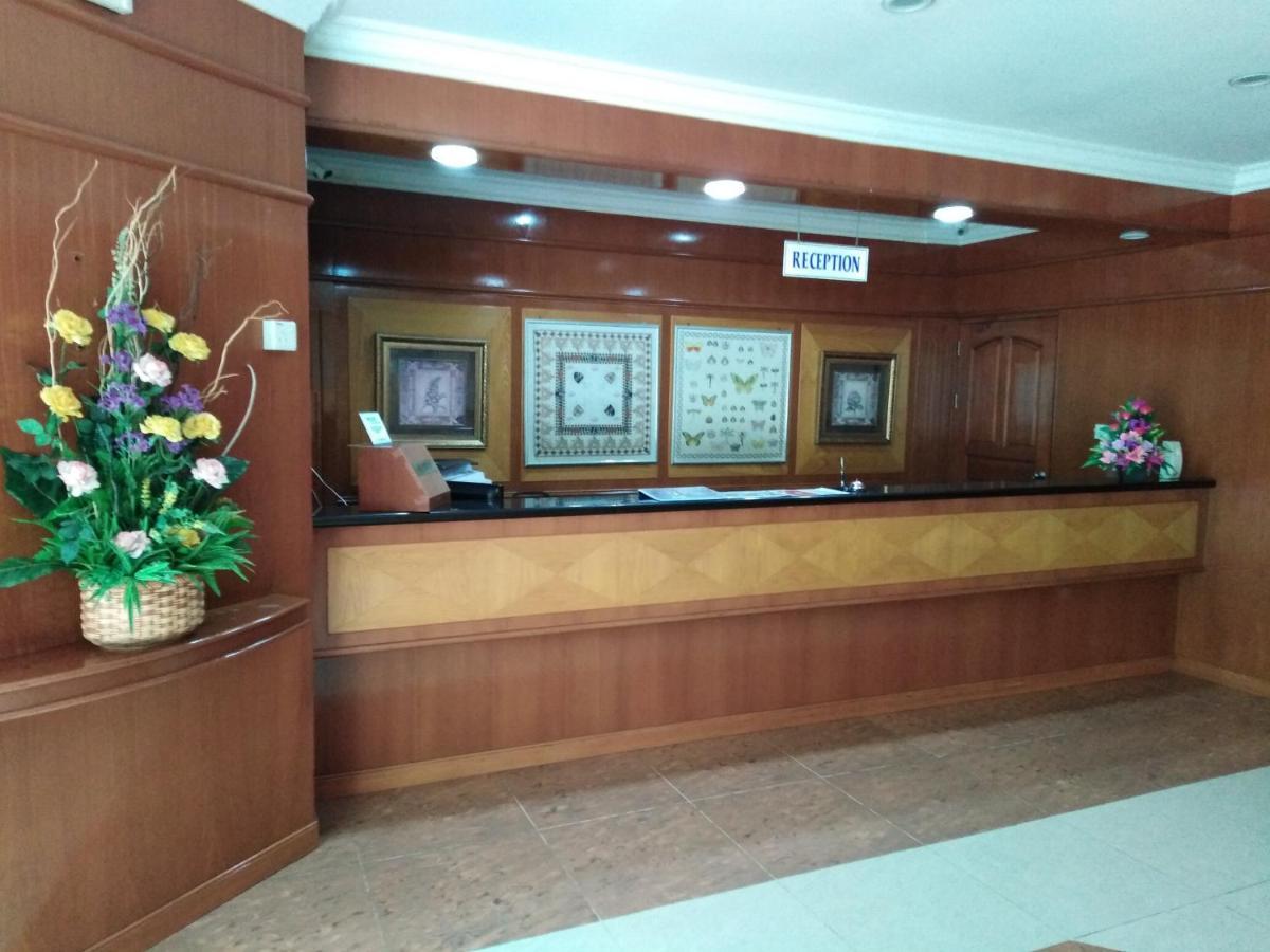 Sara Hotel Labuan Buitenkant foto