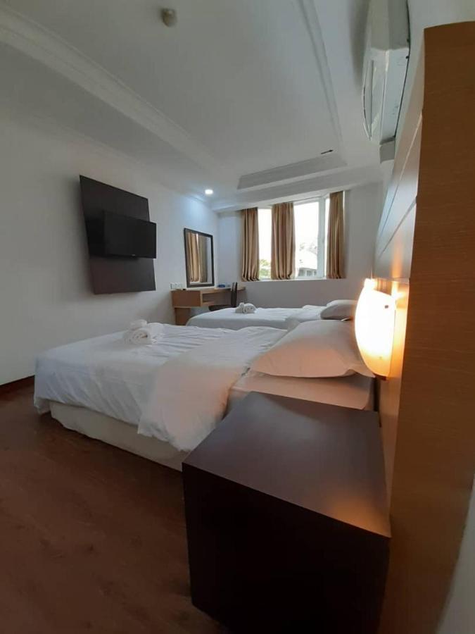 Sara Hotel Labuan Buitenkant foto