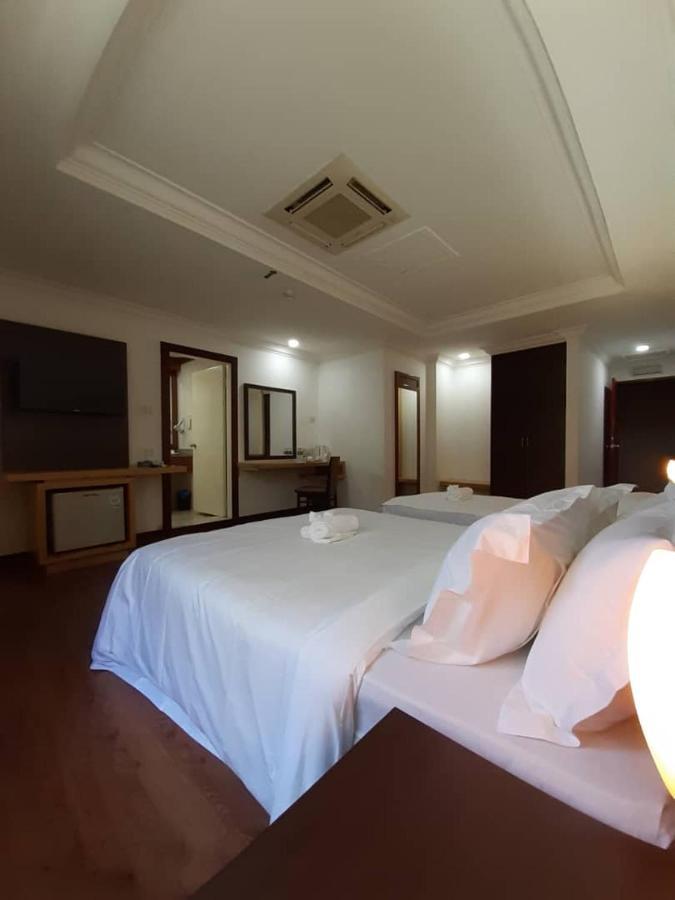 Sara Hotel Labuan Buitenkant foto