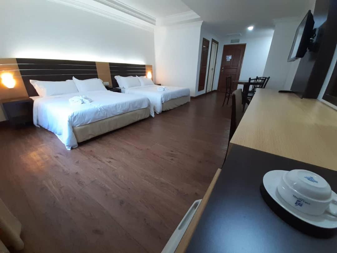 Sara Hotel Labuan Buitenkant foto