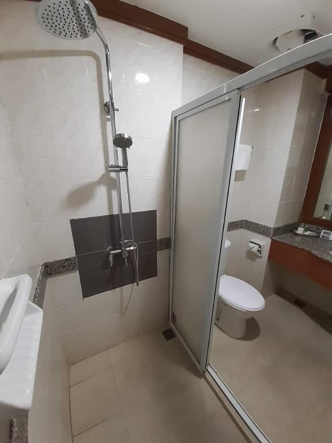 Sara Hotel Labuan Buitenkant foto